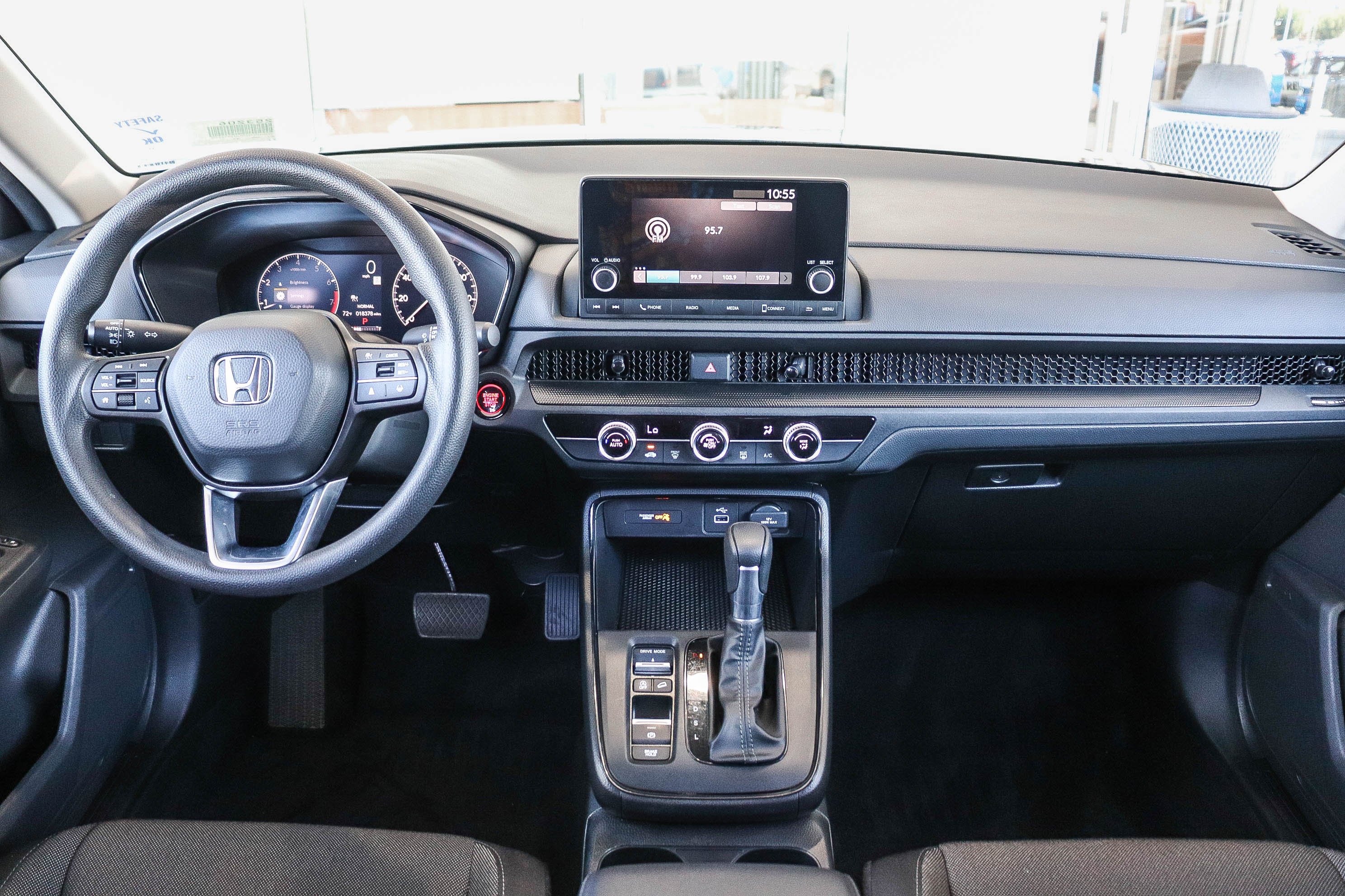 2025 Honda CR-V LX - Photo 14