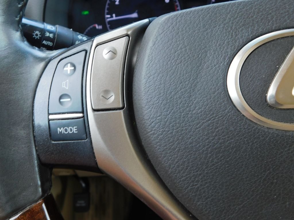 Used 2015 White Lexus 350 image 32