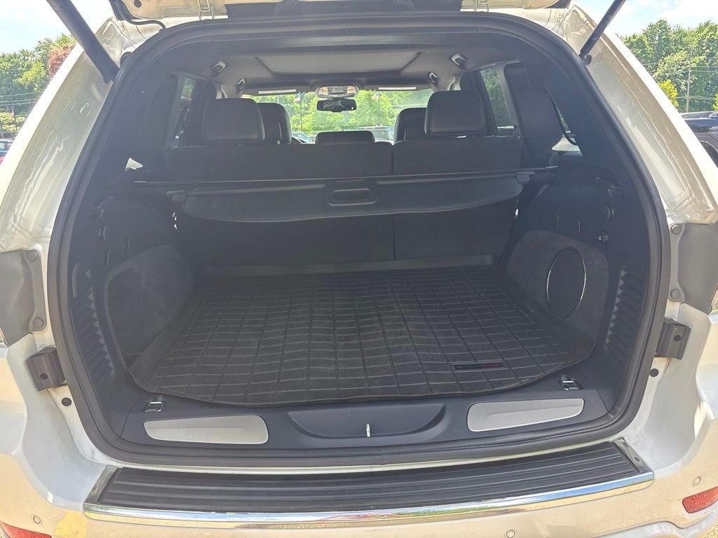 Used 2015 Bright White Jeep  image 13