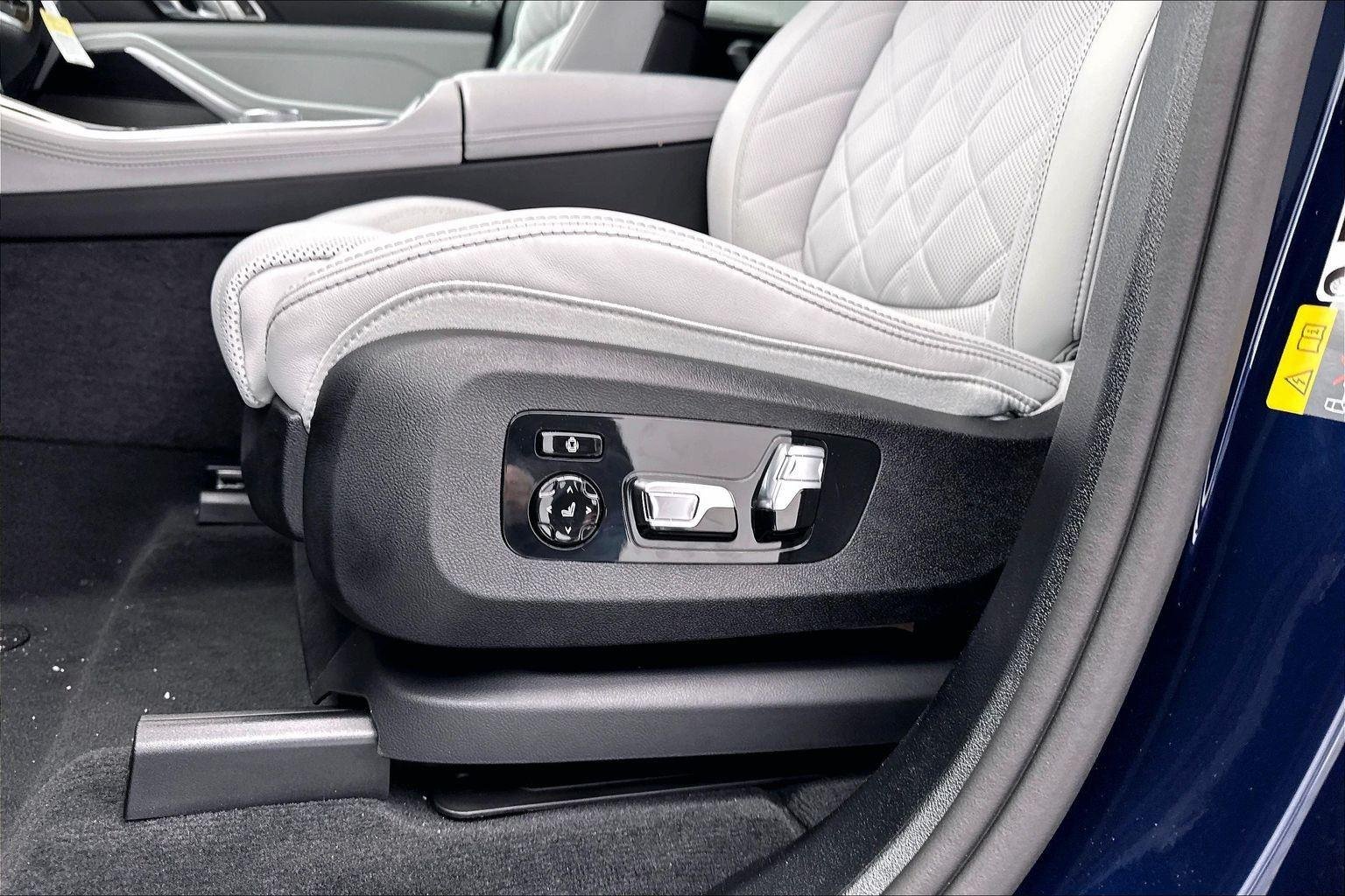 New 2026 Tanzanite Blue II Metallic BMW xDrive50e image 26