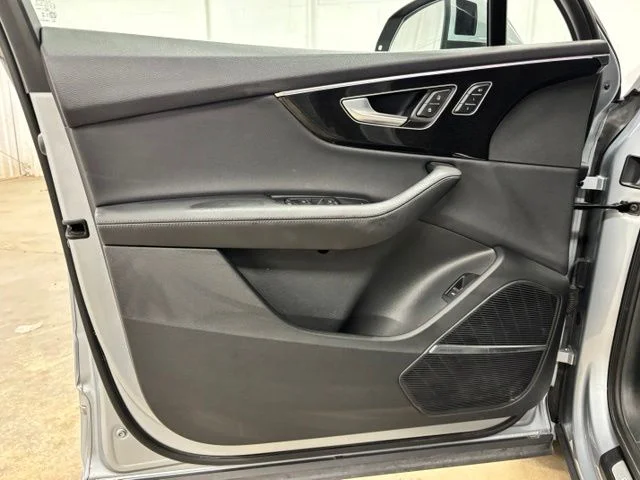 Used 2024  Audi 45 Premium Plus image 17