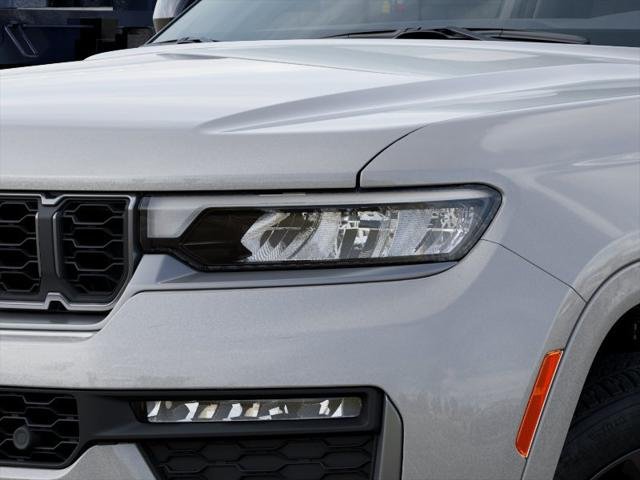 New 2026 Silver Zynith Exterior Paint Jeep Limited Reserve image 6