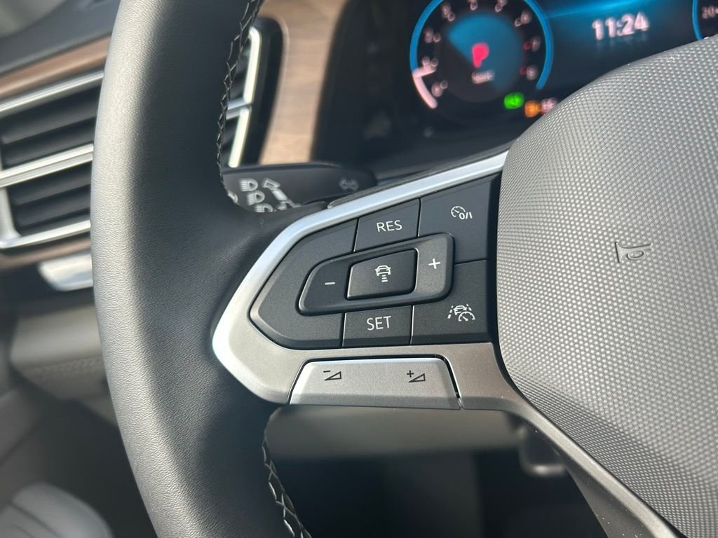 New 2026 Silver Volkswagen SE w/Technology image 19