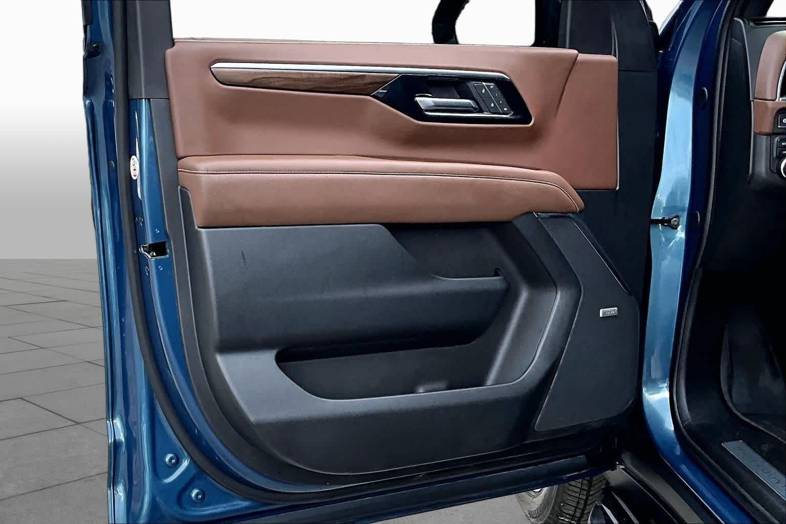 Used 2025 Lakeshore Blue Metallic Chevrolet High Country image 26