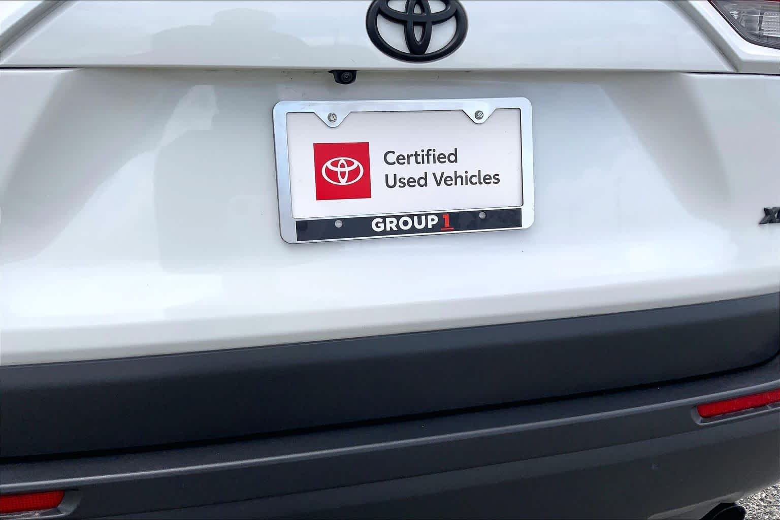 Used 2025 Wind Chill Pearl Toyota XLE Premium image 10