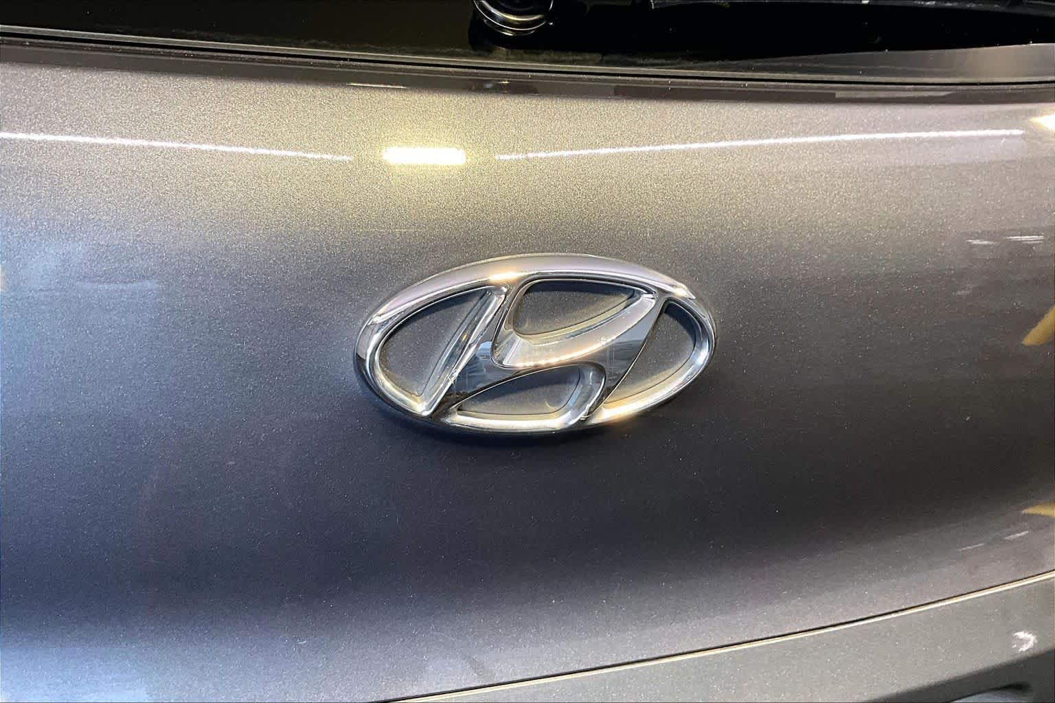 Used 2017 Coliseum Gray Hyundai SE image 32