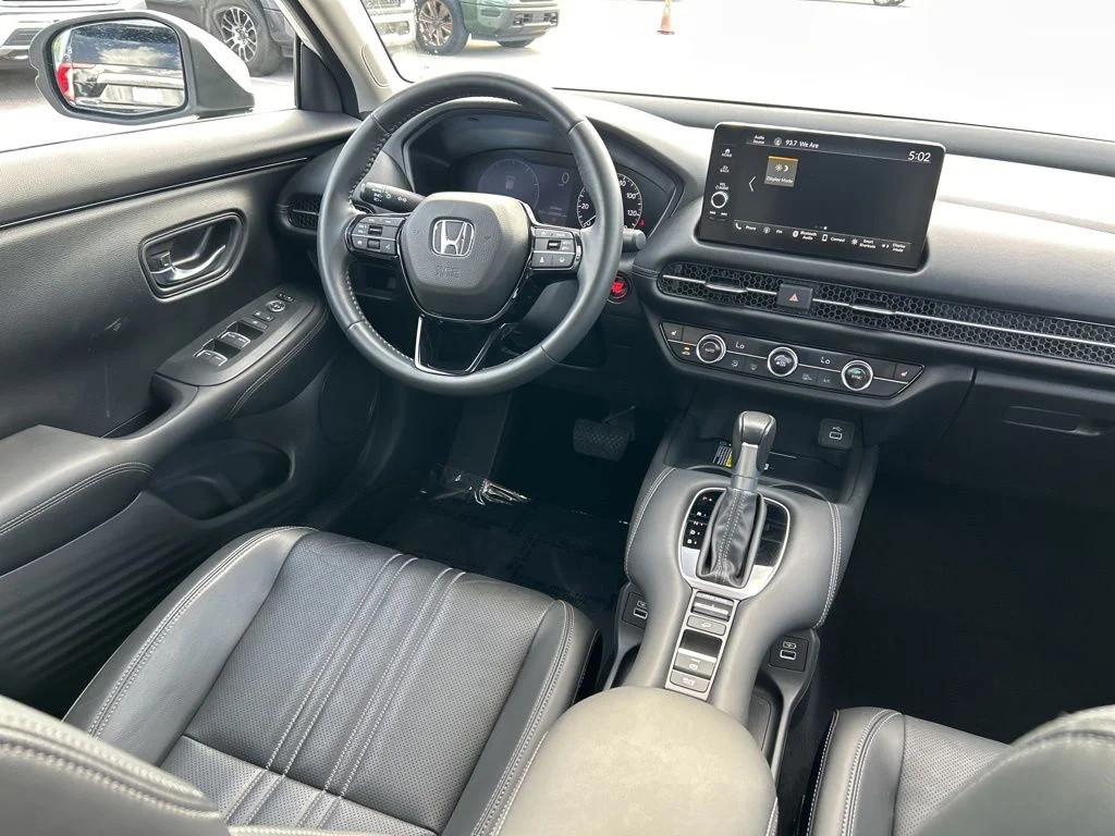 Used 2023 White Honda EX-L image 9