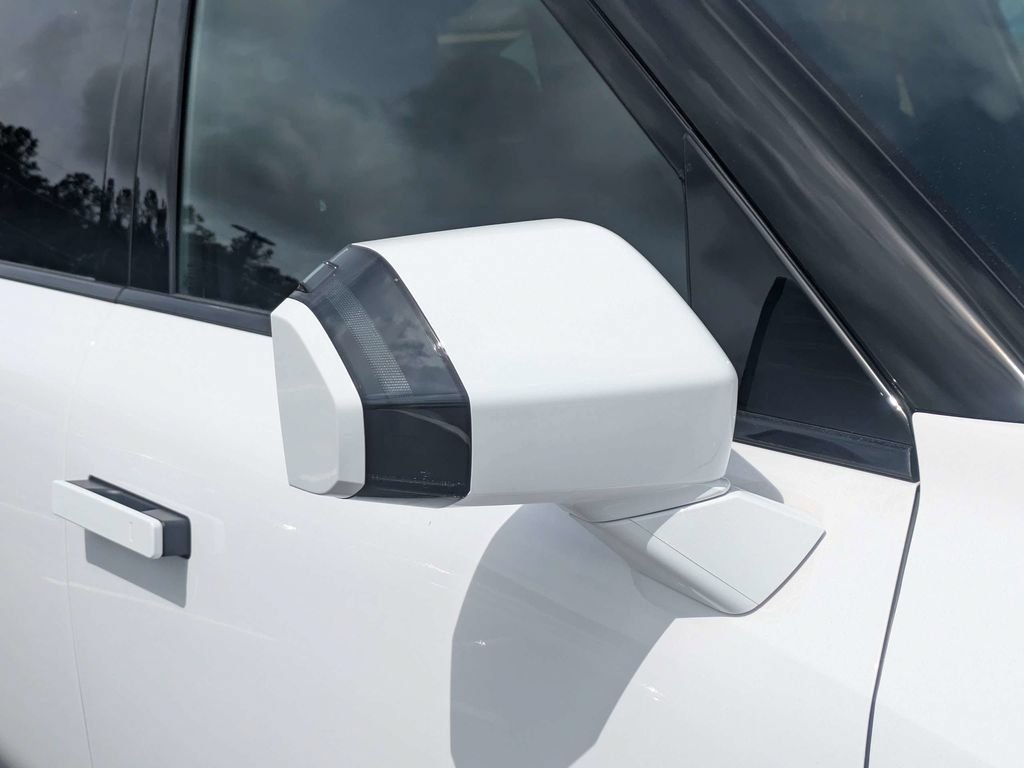 New 2027 Glacial White Kia EX image 10