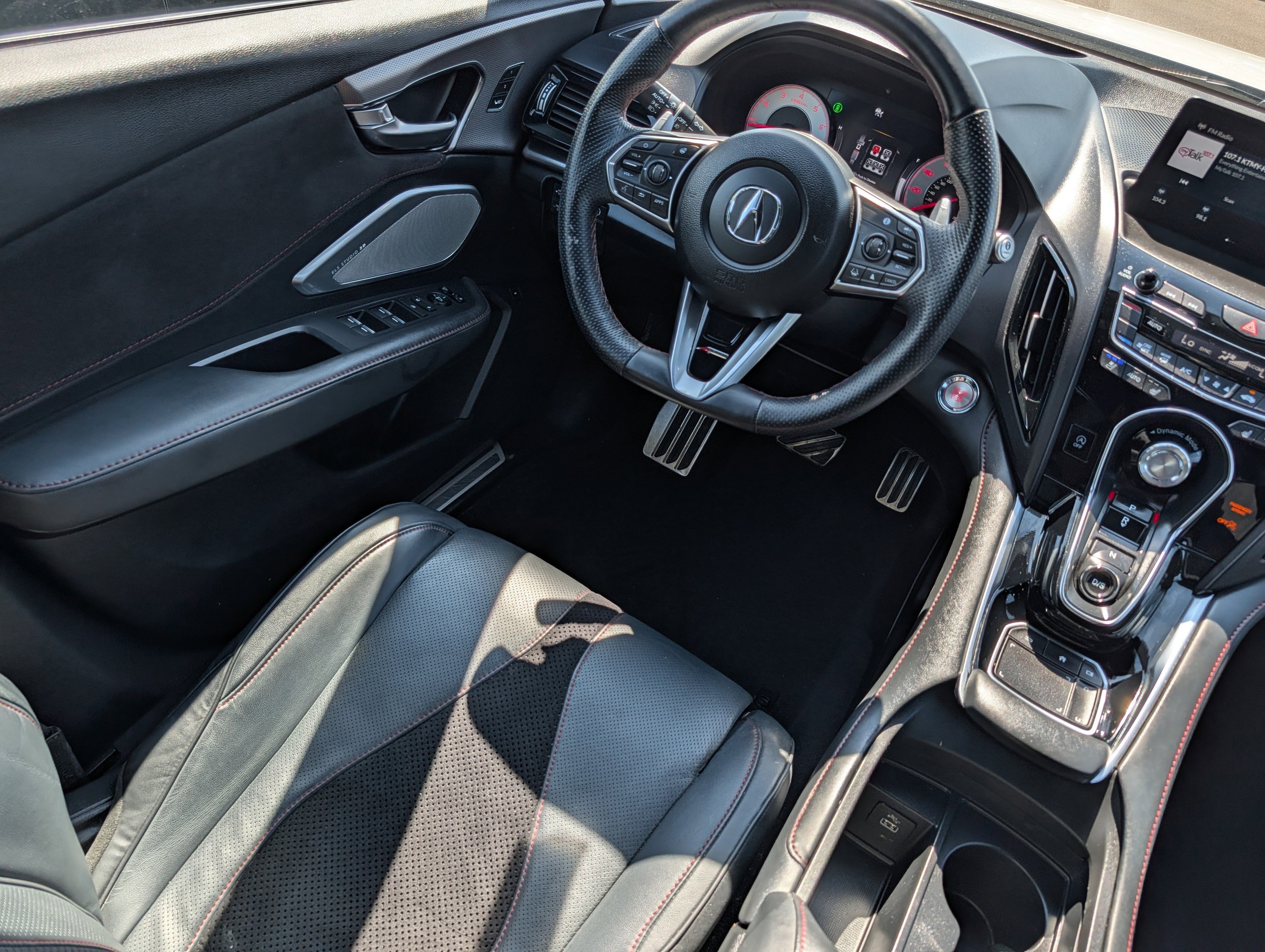 Used 2022 Platinum White Pearl Acura w/A-Spec Advance Package image 9