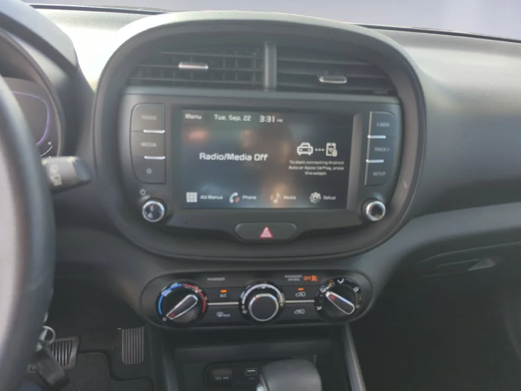 Used 2023 White Kia LX image 6