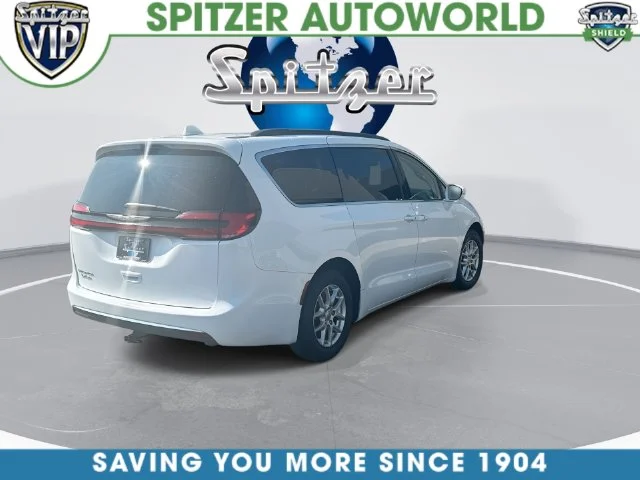 Used 2022 White Chrysler Touring L image 10