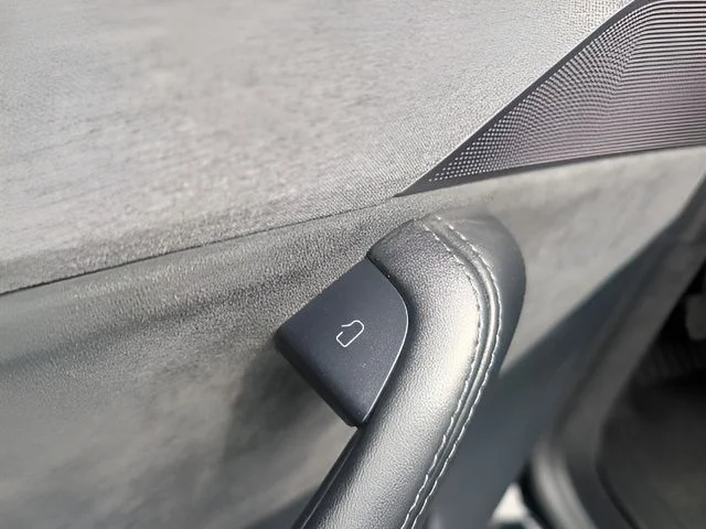 Used 2026  Tesla LONG RANGE image 21