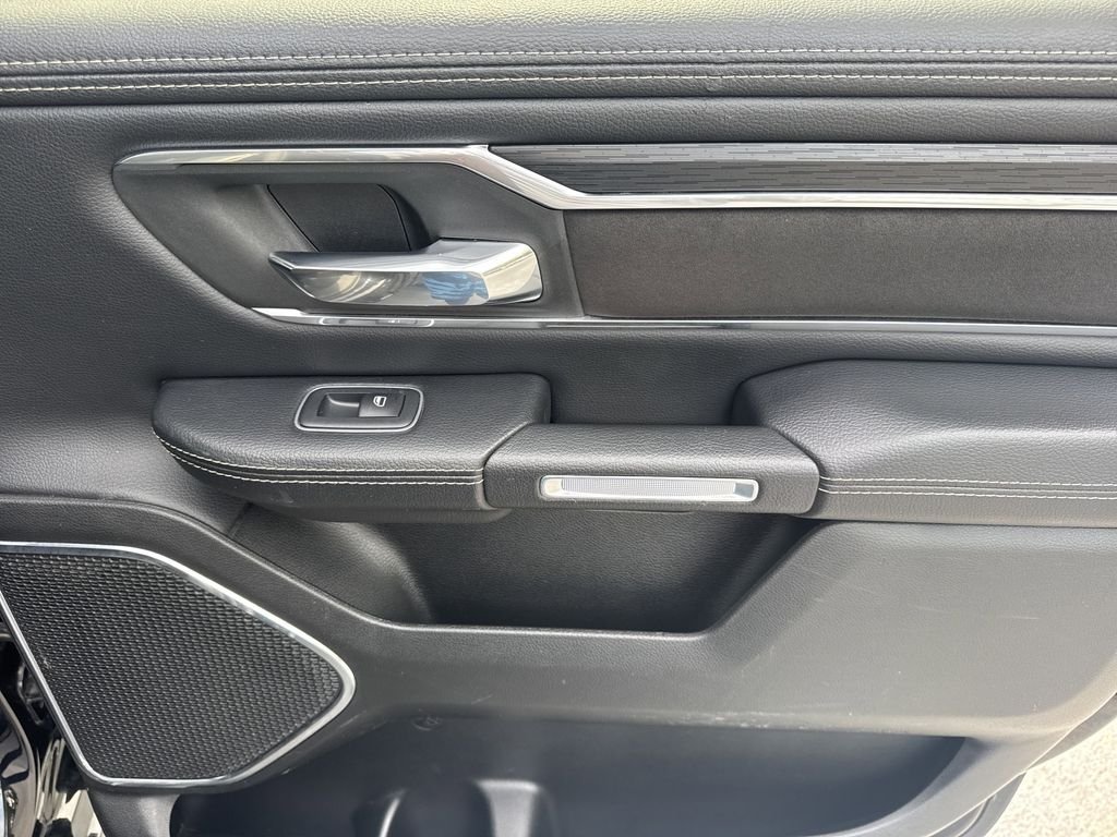 2024 RAM Ram 1500 Pickup Laramie - Photo 16