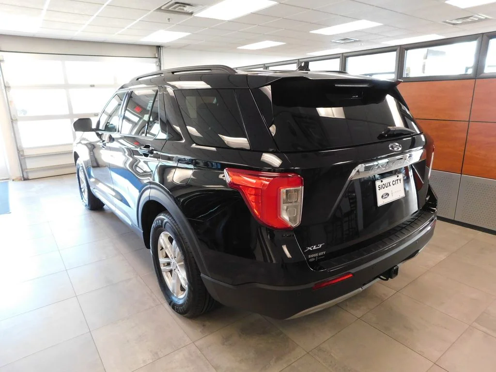 Used 2020 Agate Black Metallic Ford XLT image 6
