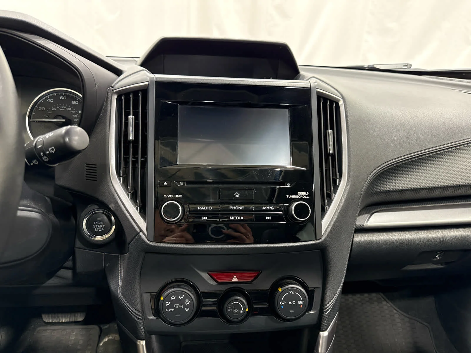 Used 2023  Subaru Premium image 17