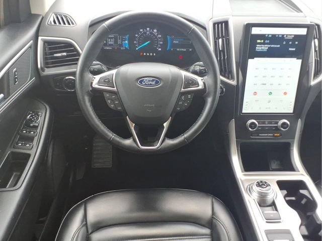 Used 2024  Ford SEL image 4