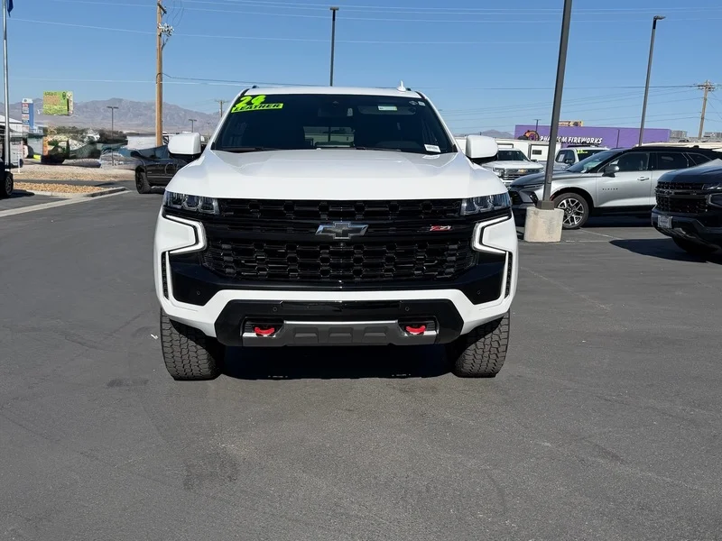 Used 2024 Summit White Chevrolet Z71 image 8