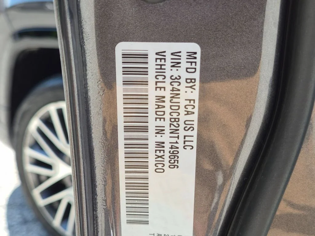Used 2022 Gray Jeep Limited image 29