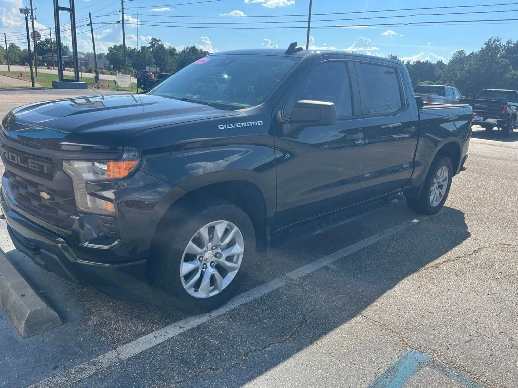 Used 2022 Black Chevrolet Custom image 1