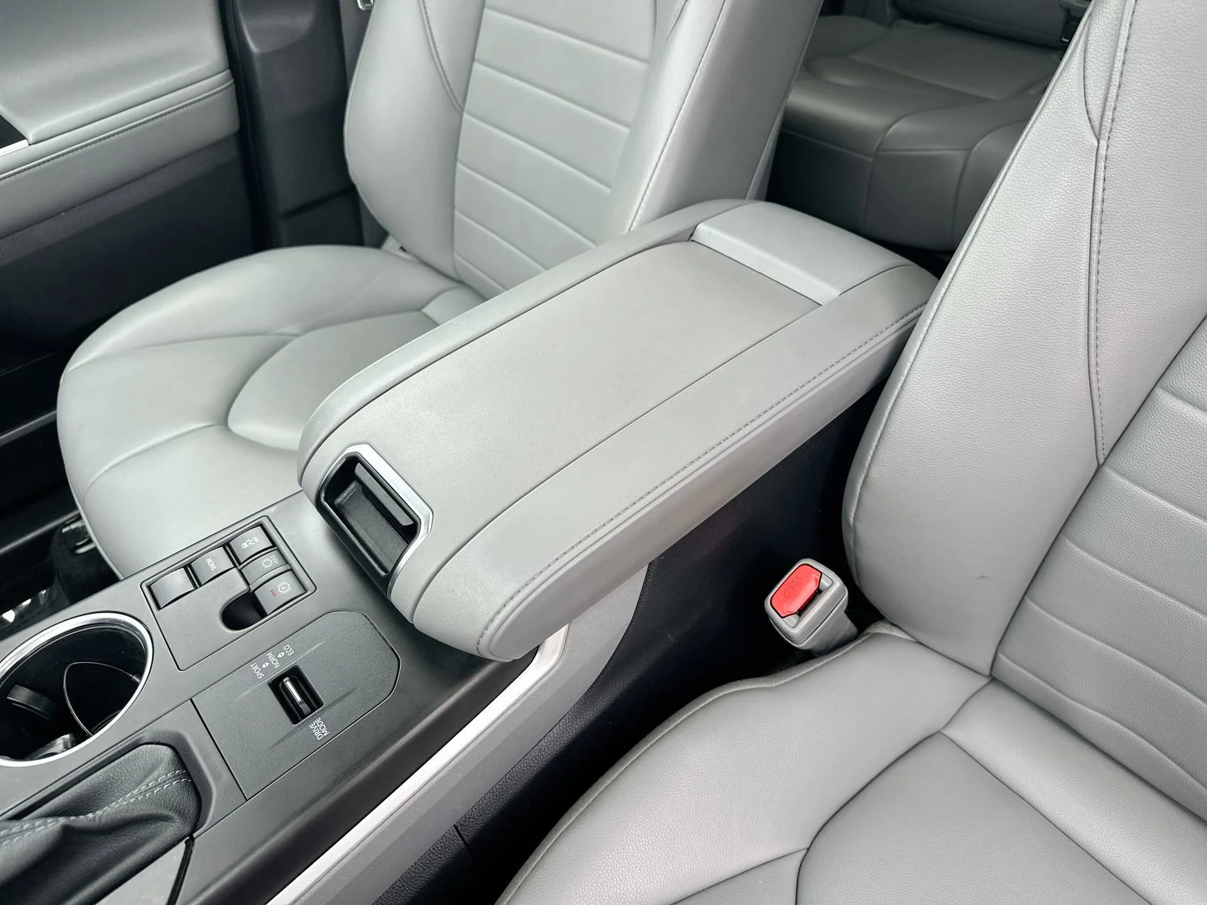 Used 2023 Celestial Silver Metallic Toyota XLE image 20