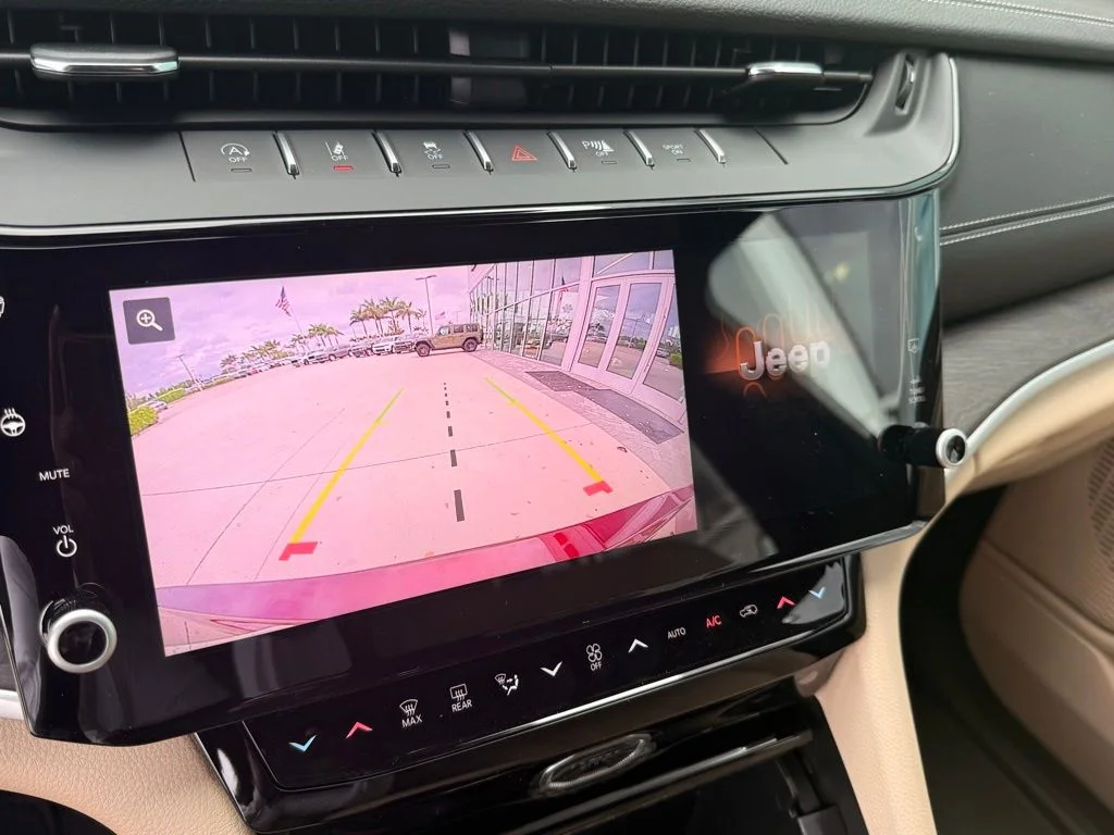 New 2026 Velvet Red Pearl-Coat Exterior Paint Jeep Limited image 13
