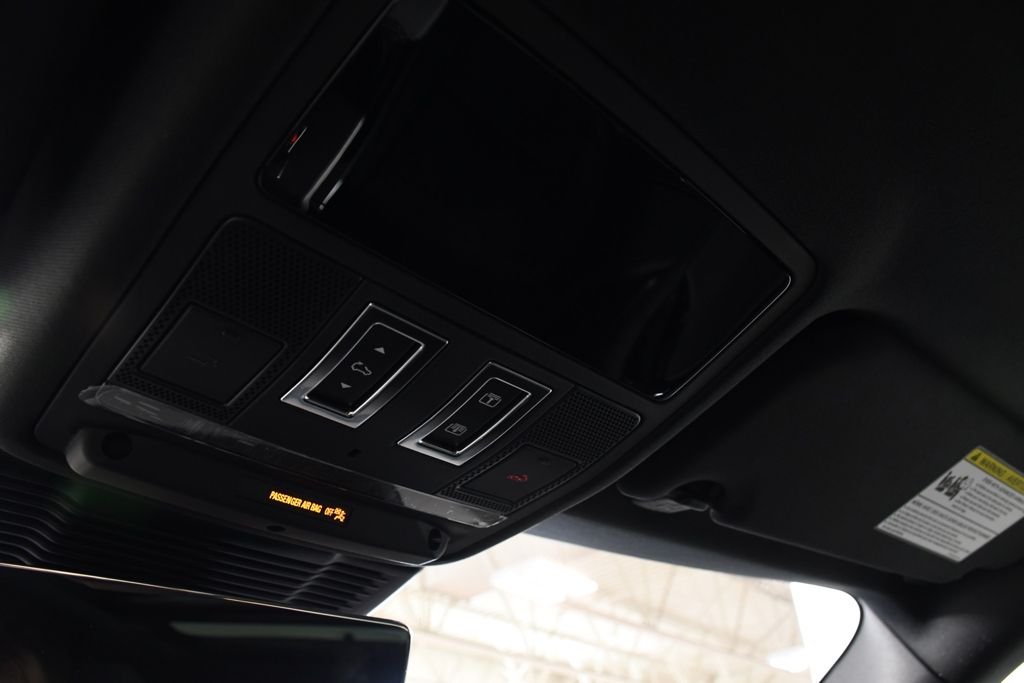New 2026 Santorini Blk Land Rover  image 33