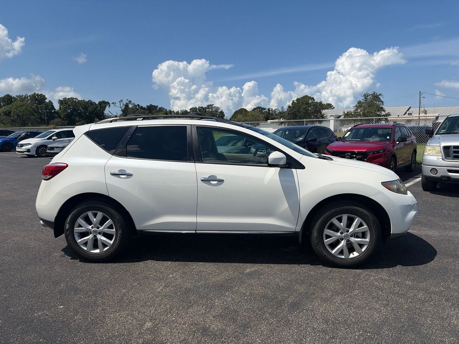 Used 2012 White Nissan SL image 8