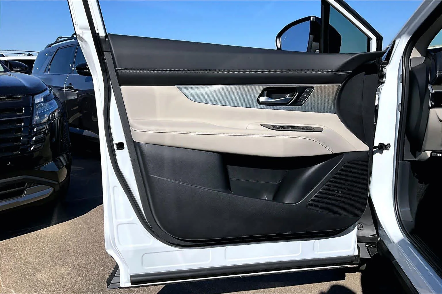 New 2026 Everest White Pearl TriCoat Nissan SL image 16