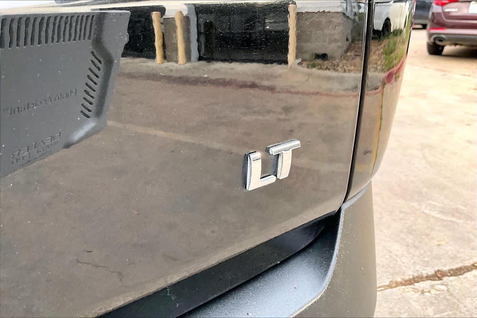Used 2018 Mosaic Black Metallic Chevrolet LT Leather image 10