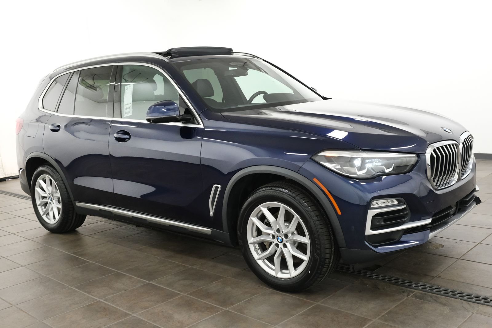 Used 2020 Tanzanite Blue II Metallic BMW xDrive40i image 6