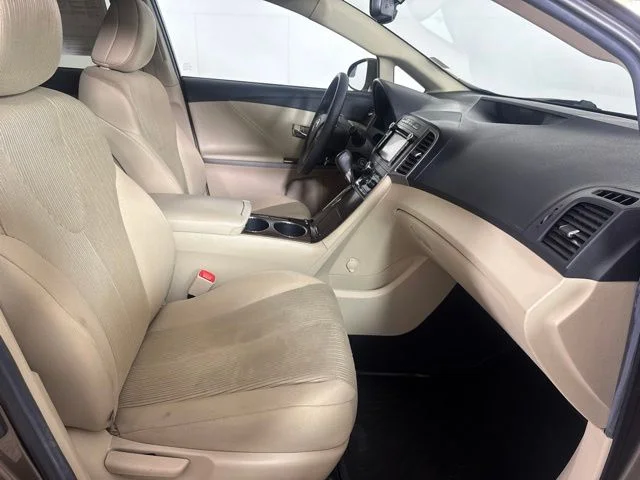 Used 2014 Gold Toyota LE image 4