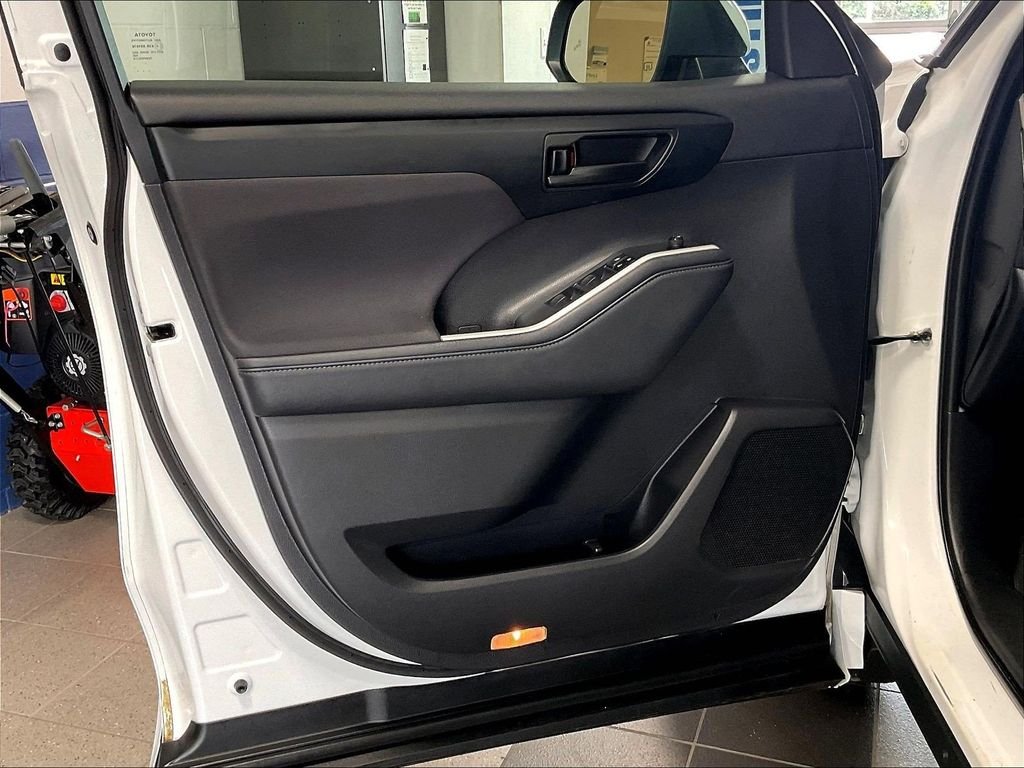 Used 2022 Beige Toyota LE image 9