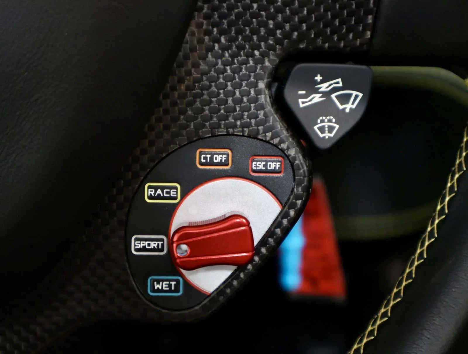 Used 2013 Giallo Modena Ferrari 2dr Conv image 29