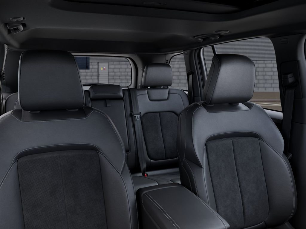 New 2026 Diamond Black Crystal Pearl-Coat Exterior Paint Jeep Laredo Altitude image 26