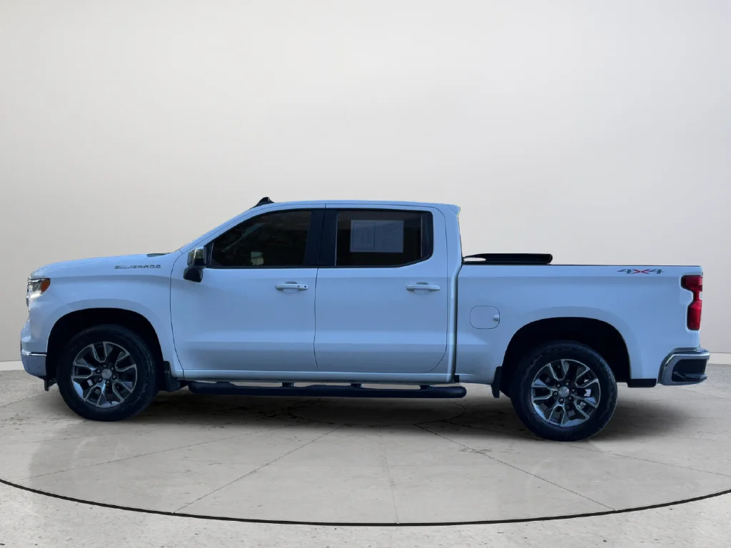 Used 2023 White Chevrolet LT image 9