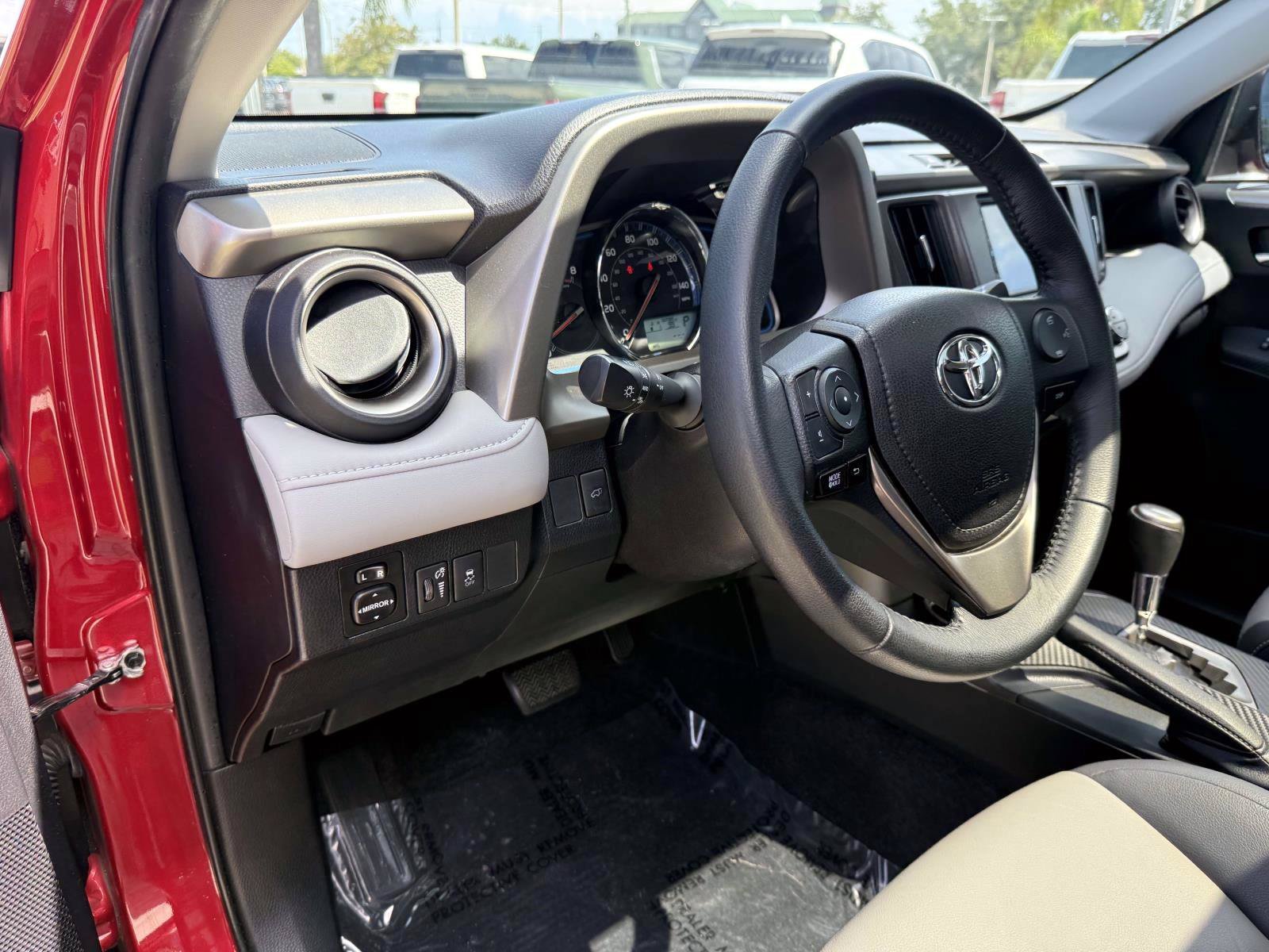 Used 2014 Barcelona Red Metallic Toyota Limited image 19