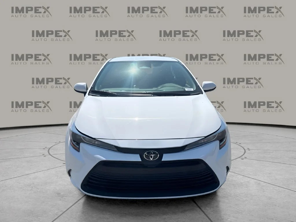 Used 2025 White Toyota LE image 8