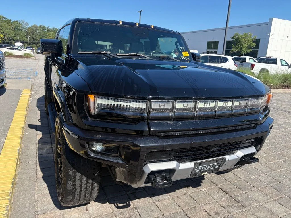 Used 2024 Black GMC 2X image 4