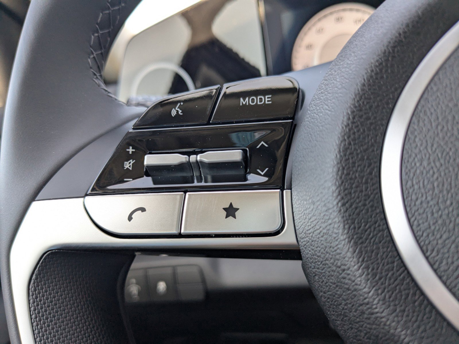 2025 Hyundai Elantra SEL - Photo 17