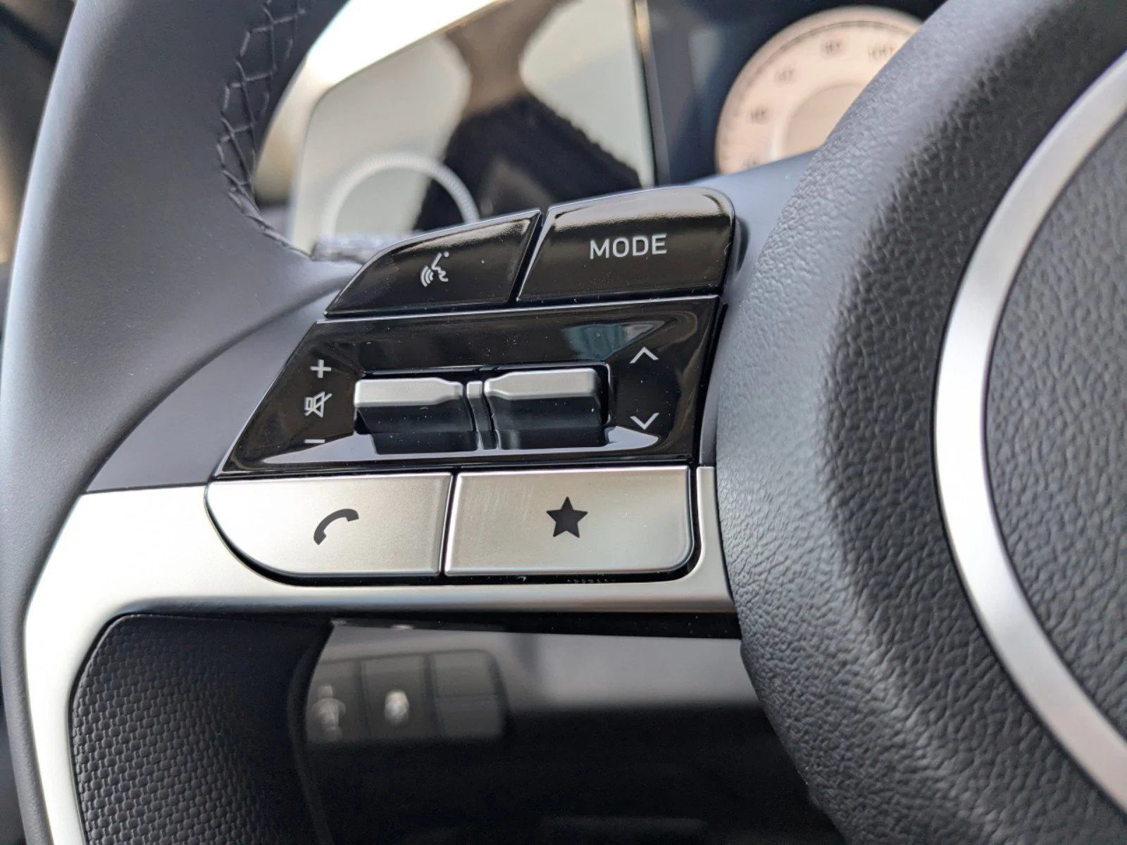 2025 Hyundai Elantra SEL - Photo 17