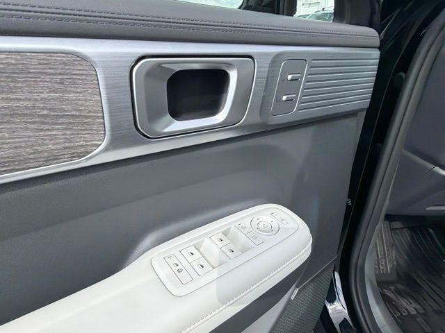 New 2027 Phantom Black Hyundai Limited image 19