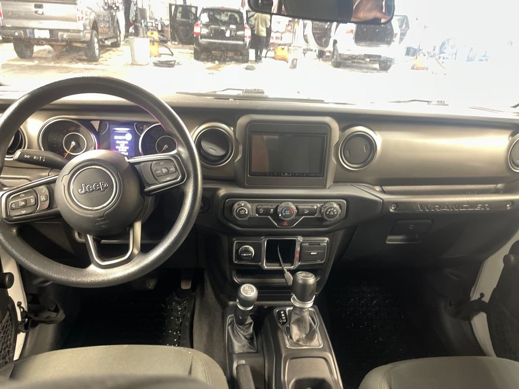 Used 2018 White Jeep Unlimited Sport image 18