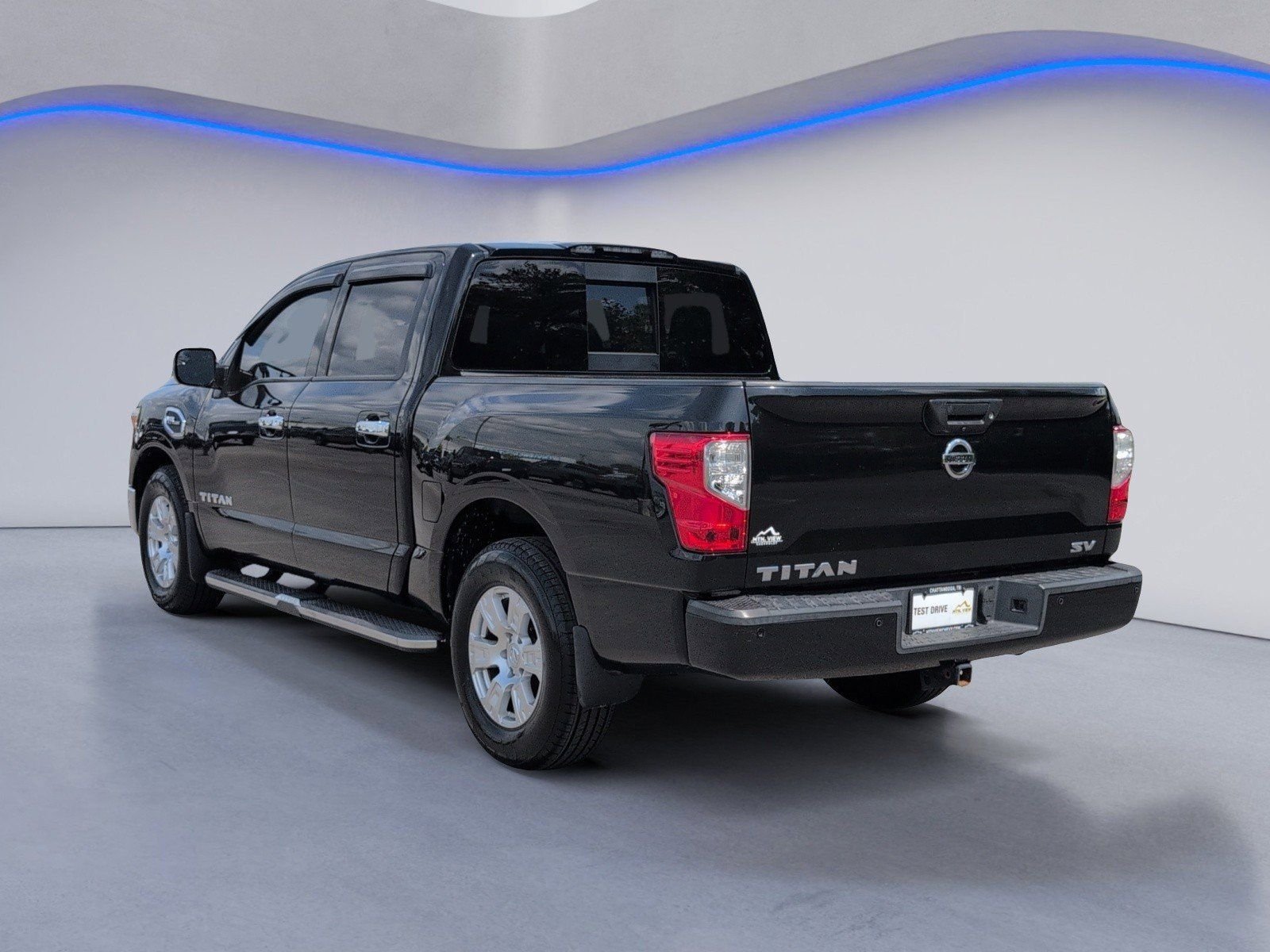 View vehicle photo 3