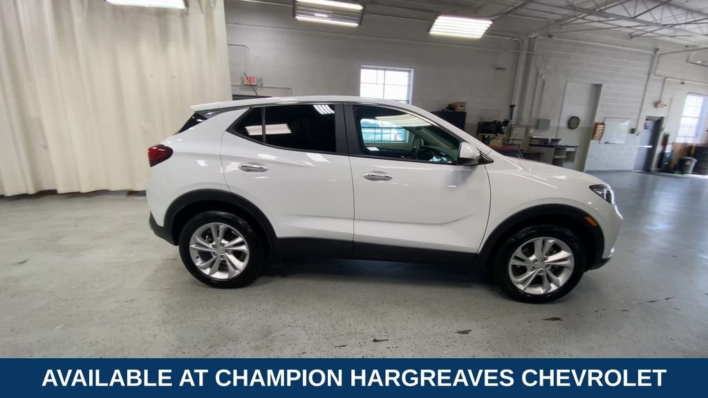 Used 2023 Summit White Buick Preferred image 11