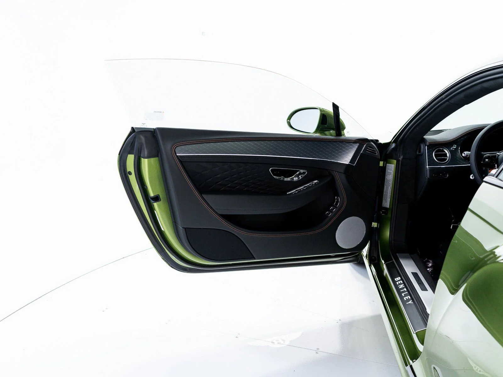 New 2026 Tourmaline Green - by Mulliner Bentley Azure image 10