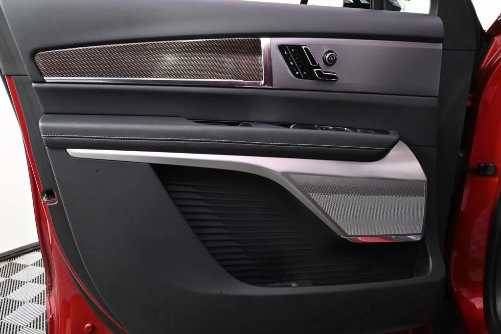 2026 Cadillac VISTIQ Sport - Photo 23