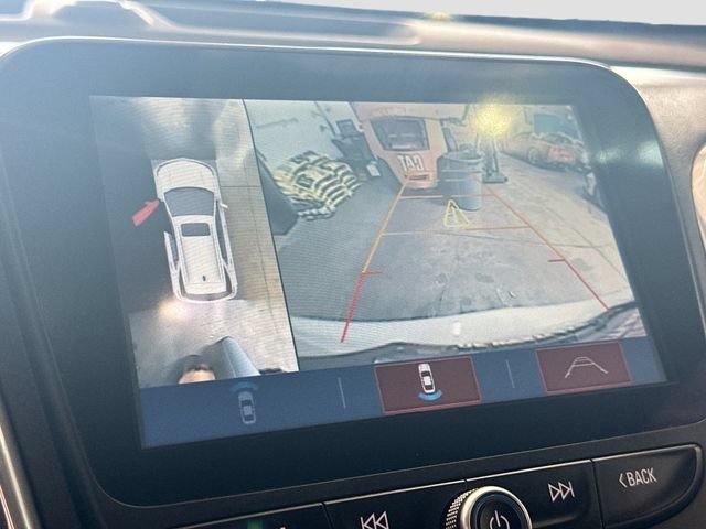 Used 2018 IRIDESCENT PEARL TRICOAT Chevrolet Premier image 14