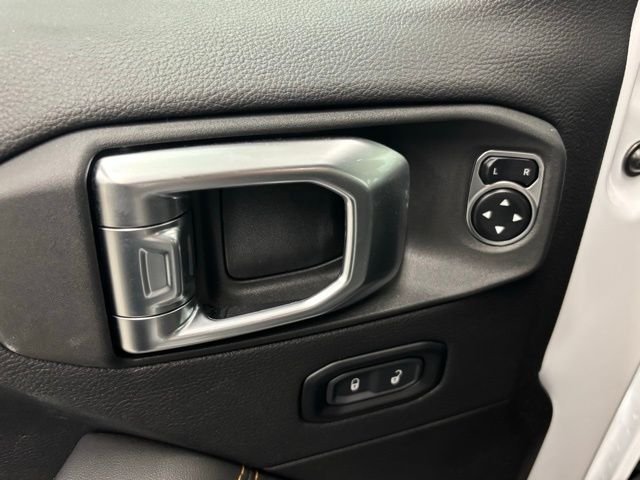 Used 2024 White Jeep Sahara image 14