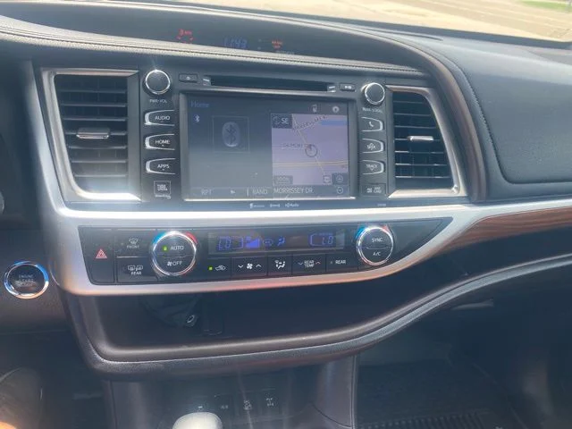 Used 2018 Blizzard Pearl Toyota Limited image 15