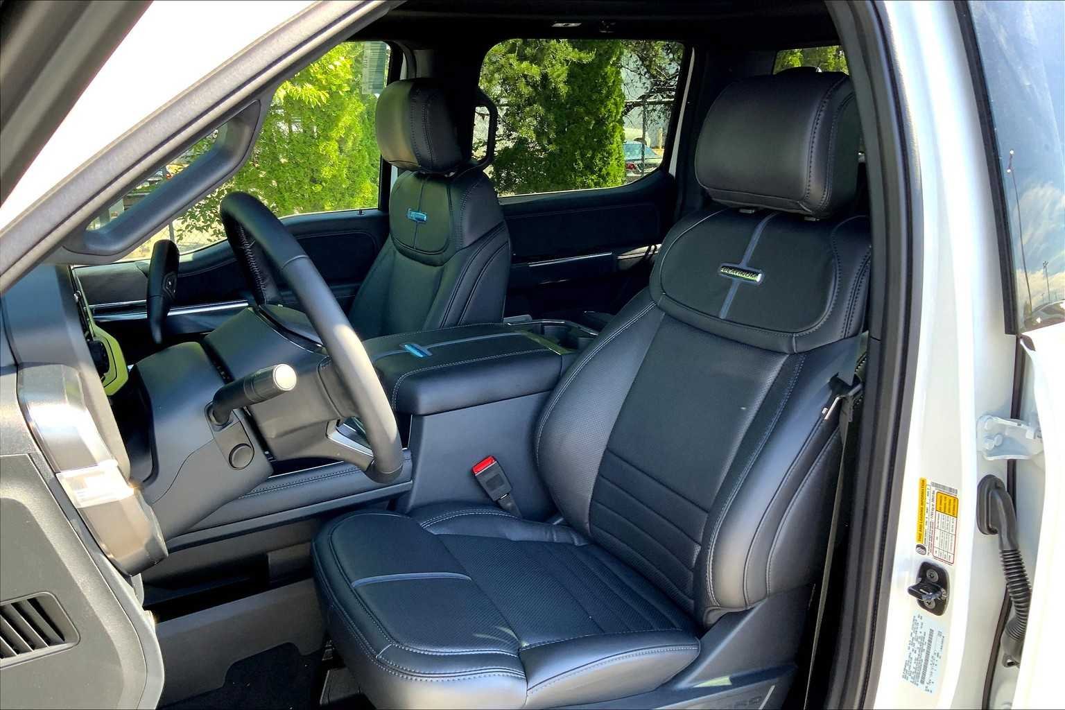 2025 Ford F-350 Super Duty Platinum - Photo 9